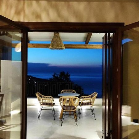 Peri Elxis Luxury Suites Mourésion Buitenkant foto