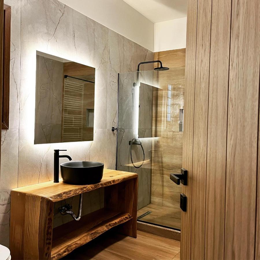 Peri Elxis Luxury Suites Mourésion Buitenkant foto