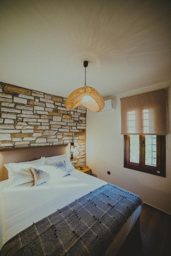 Peri Elxis Luxury Suites Mourésion Buitenkant foto