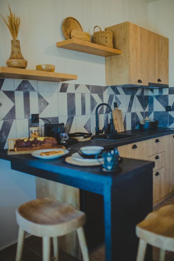Peri Elxis Luxury Suites Mourésion Buitenkant foto