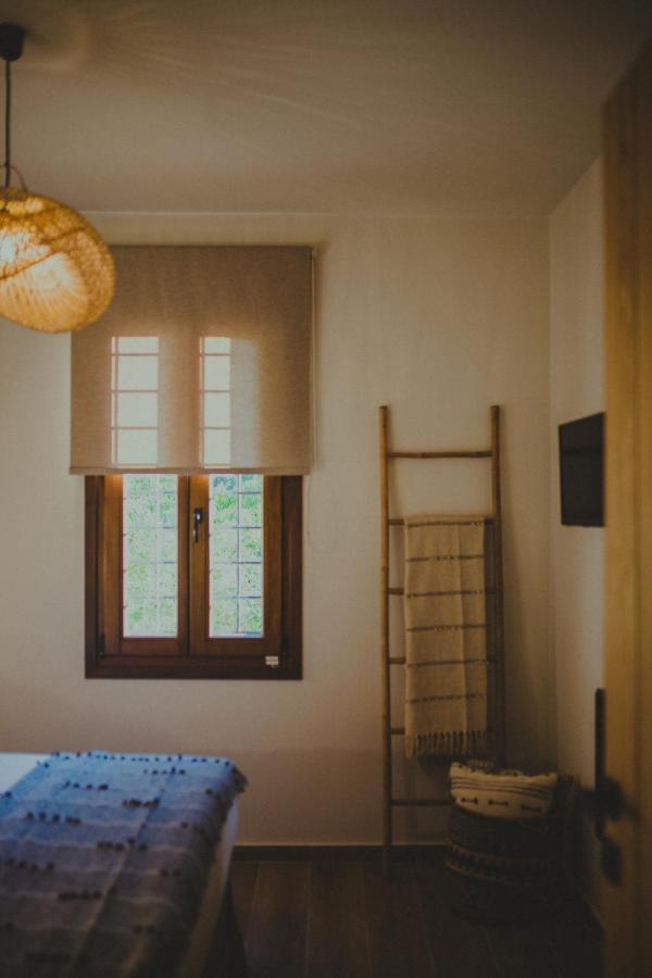 Peri Elxis Luxury Suites Mourésion Buitenkant foto