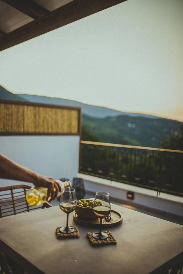 Peri Elxis Luxury Suites Mourésion Buitenkant foto